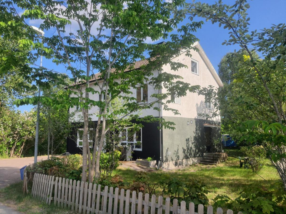Liten Laegenhet 2 + 2 Pers Fågelfors Exterior foto